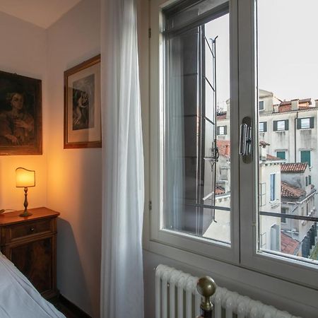 Ca' Al Giglio - Appartamento Vista Canale Veneza Exterior foto