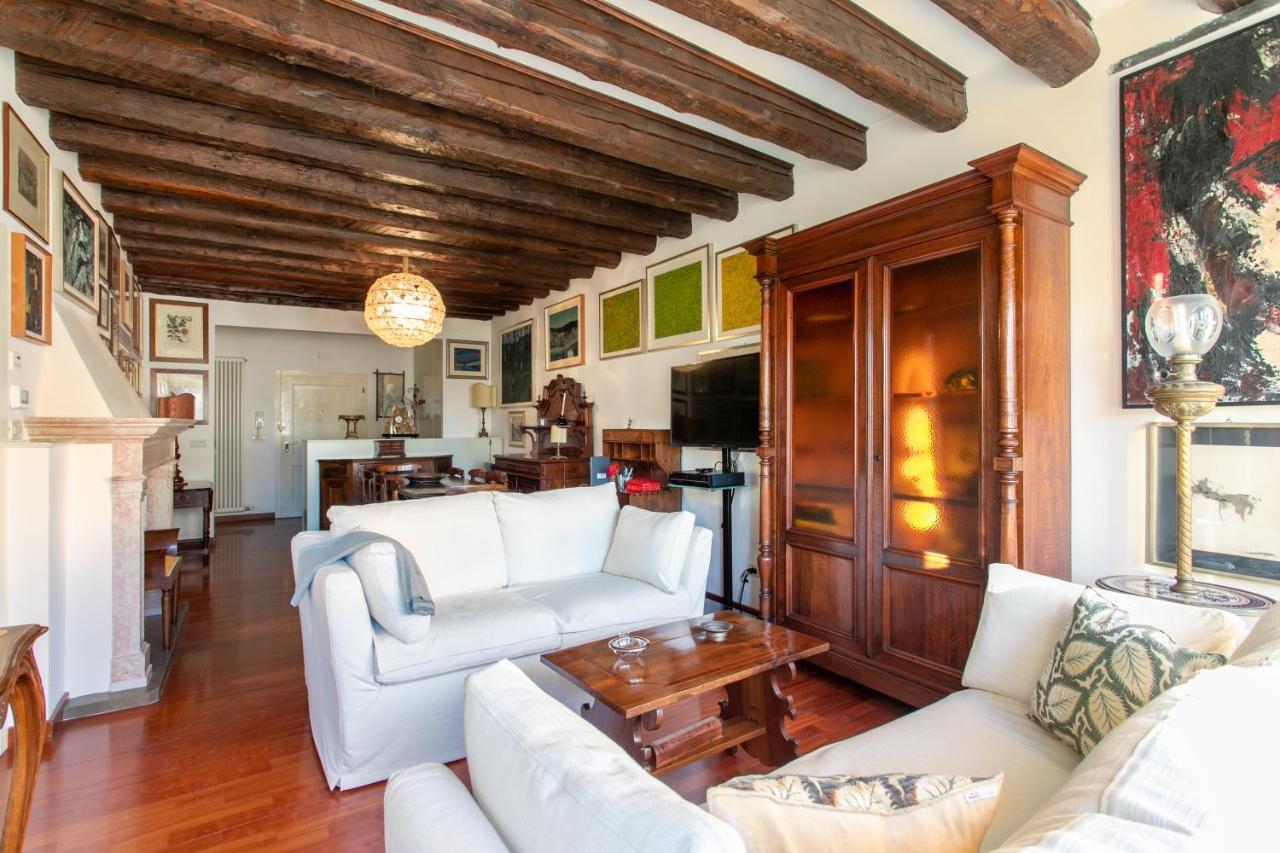 Ca' Al Giglio - Appartamento Vista Canale Veneza Exterior foto