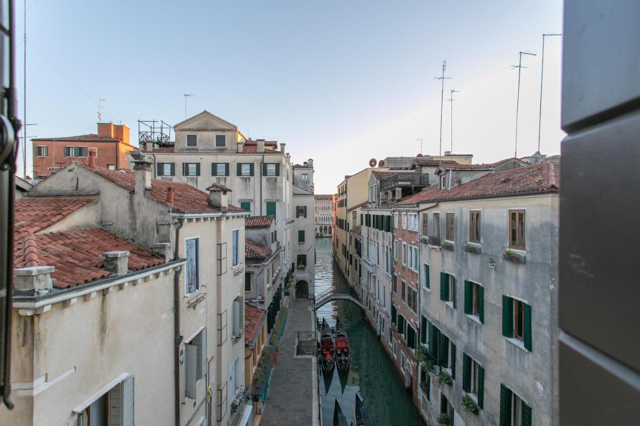 Ca' Al Giglio - Appartamento Vista Canale Veneza Exterior foto