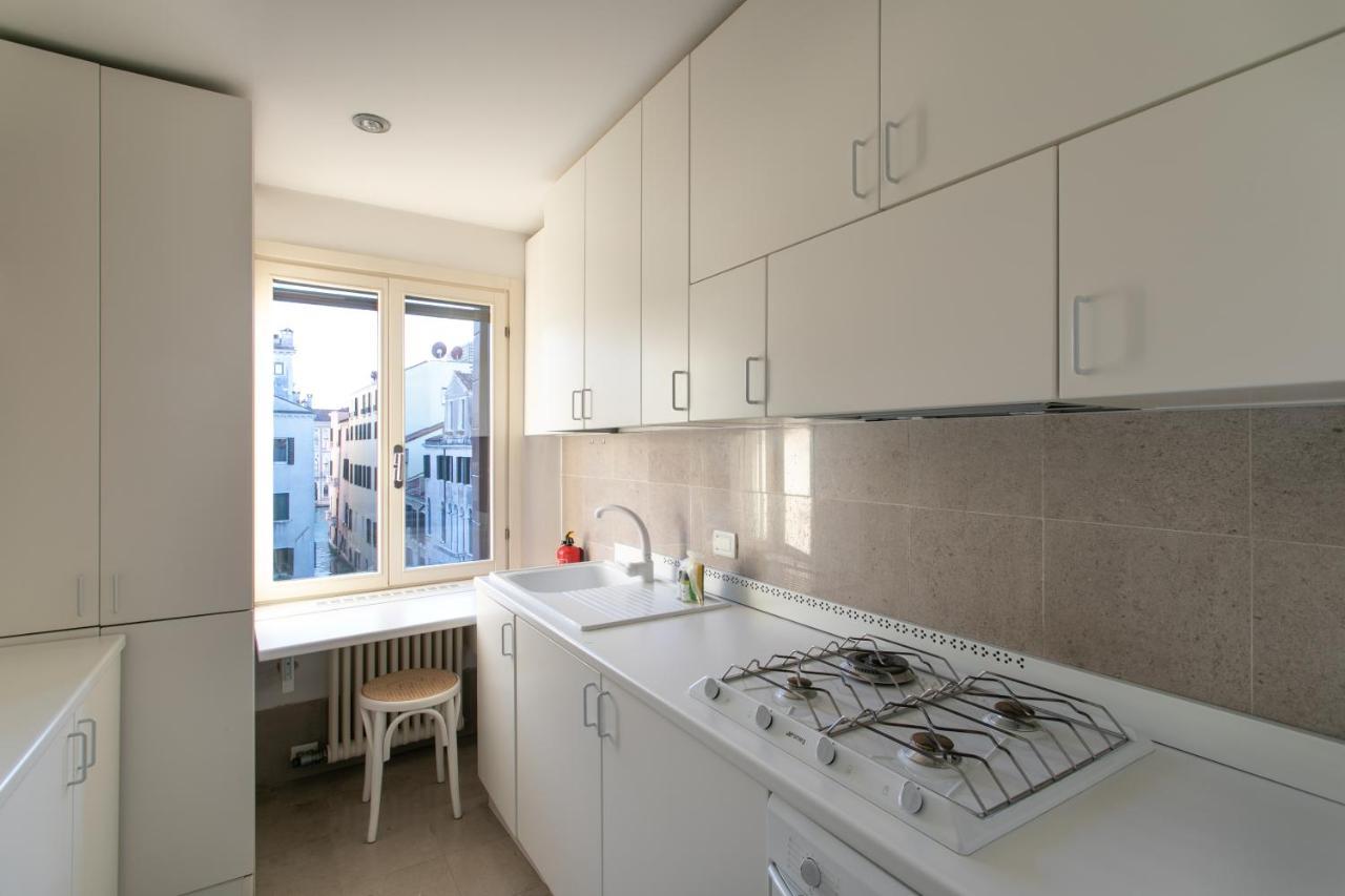 Ca' Al Giglio - Appartamento Vista Canale Veneza Exterior foto