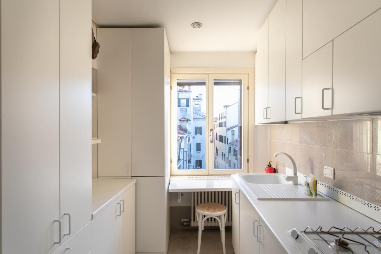 Ca' Al Giglio - Appartamento Vista Canale Veneza Exterior foto